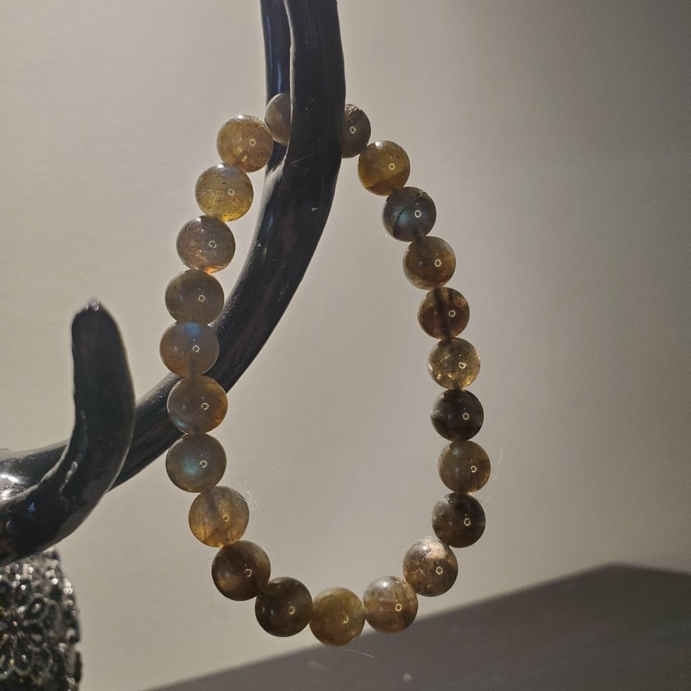 Labradorite bead bracelet - Picture 2 of 3